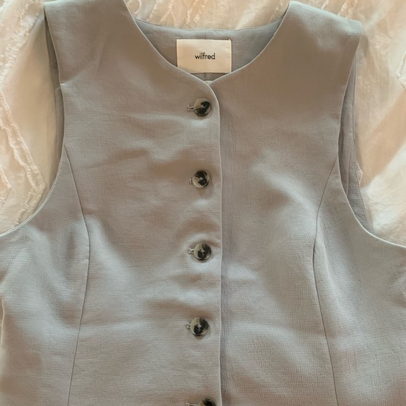 Aritzia Regal Vest Size 8 - Picture 3 of 6